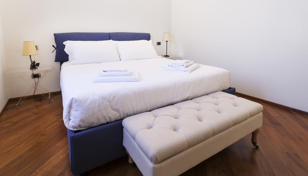 Italianway-Brisa Apartment มิลาน ภายนอก รูปภาพ