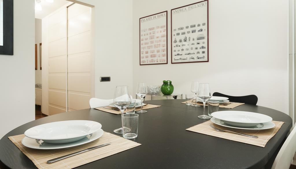 Italianway-Brisa Apartment มิลาน ภายนอก รูปภาพ